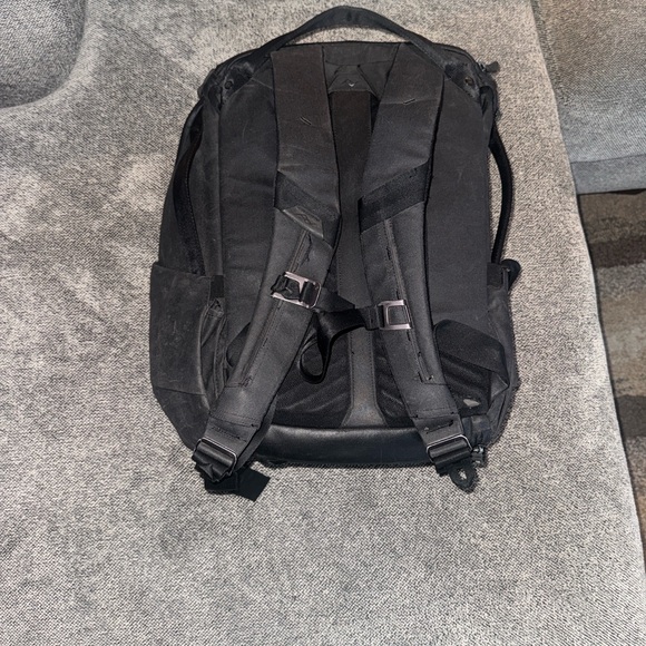 Peak Design 20L Black Photographers Backpack - Picture 8 of 10